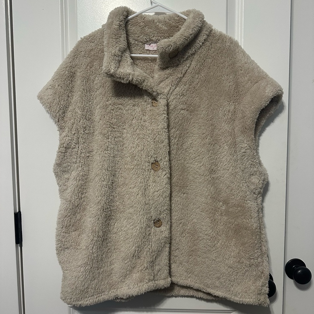 Pink Lily Cream Sherpa Vest size XL